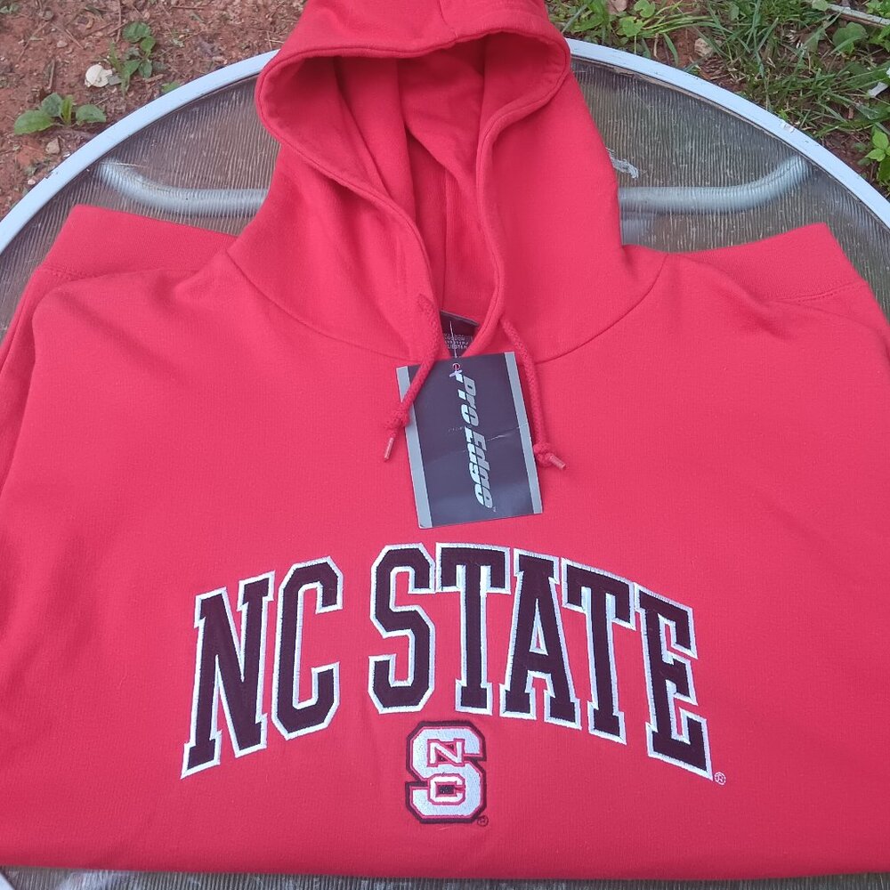 Men's NC State University Pull On Red Hoodie Size Large NEW